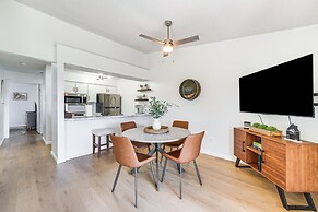 Pointe Royale Condo: Pickleball, Pools & Golf!