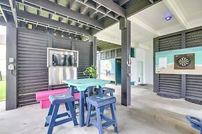 Lovely Crystal Beach House w/ Deck: Walk to Ocean!