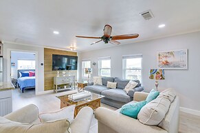 Lovely Crystal Beach House w/ Deck: Walk to Ocean!