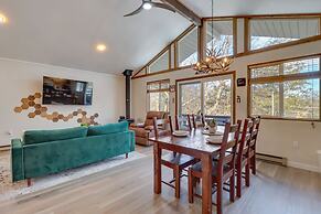 Private Cottage-style Getaway in Pocono Mountains!
