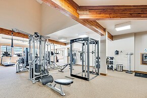 Fraser Condo w/ Ski Shuttle & Resort Amenities!