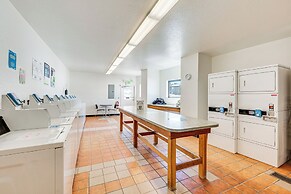 Fraser Condo w/ Ski Shuttle & Resort Amenities!