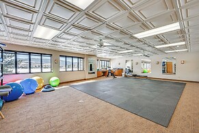 Fraser Condo w/ Ski Shuttle & Resort Amenities!