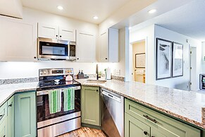 Fraser Condo w/ Ski Shuttle & Resort Amenities!