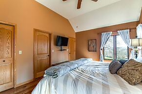 Galena Townhome w/ Deck & Golf Course View!