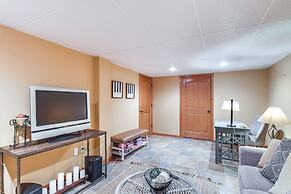 Galena Townhome w/ Deck & Golf Course View!