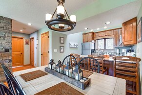 Galena Townhome w/ Deck & Golf Course View!