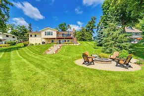 Villa on Lake Darling: Fire Pit, Kayaks + Dock!