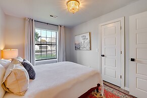 Lovely Bentonville Home w/ Grill: 1 Mi to Downtown