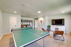 Lovely Bentonville Home w/ Grill: 1 Mi to Downtown
