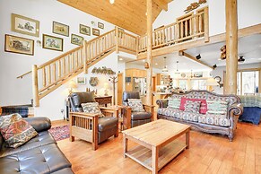 Peaceful Rhododendron Cabin w/ Fire Pit & Hot Tub!