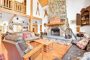 Peaceful Rhododendron Cabin w/ Fire Pit & Hot Tub!