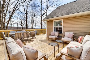 Family-friendly Albrightsville Cabin: Deck & Views