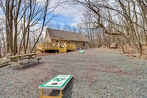 Family-friendly Albrightsville Cabin: Deck & Views