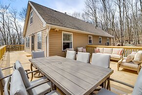 Family-friendly Albrightsville Cabin: Deck & Views