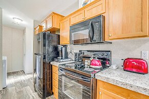 7 Mi to Crystal River: Home w/ Yard & Fire Pit!