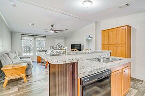 7 Mi to Crystal River: Home w/ Yard & Fire Pit!