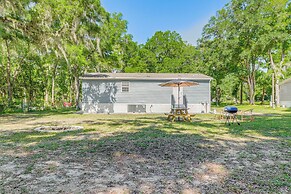 7 Mi to Crystal River: Home w/ Yard & Fire Pit!