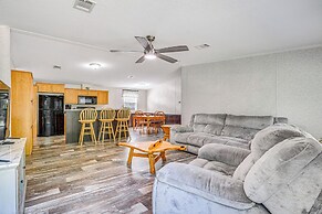 7 Mi to Crystal River: Home w/ Yard & Fire Pit!