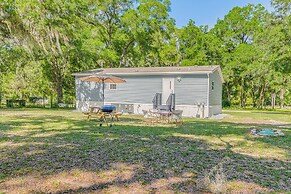7 Mi to Crystal River: Home w/ Yard & Fire Pit!