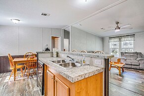 7 Mi to Crystal River: Home w/ Yard & Fire Pit!