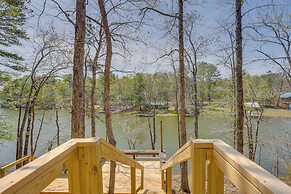 Lakefront Delta Cabin Rental w/ Boat Dock + Deck!