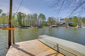 Lakefront Delta Cabin Rental w/ Boat Dock + Deck!