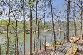 Lakefront Delta Cabin Rental w/ Boat Dock + Deck!