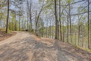 Lakefront Delta Cabin Rental w/ Boat Dock + Deck!