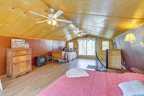 Lakefront Delta Cabin Rental w/ Boat Dock + Deck!