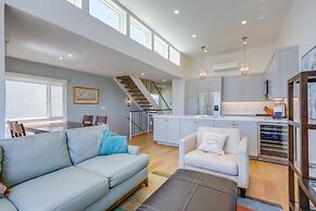 Sleek Oxnard Townhouse w/ Balconies: Walk to Beach