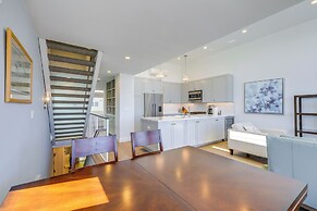 Sleek Oxnard Townhouse w/ Balconies: Walk to Beach
