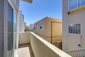 Sleek Oxnard Townhouse w/ Balconies: Walk to Beach