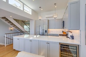 Sleek Oxnard Townhouse w/ Balconies: Walk to Beach