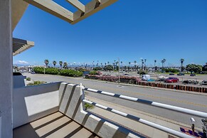 Sleek Oxnard Townhouse w/ Balconies: Walk to Beach