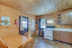 Serene Park Rapids Cabin: Fire Pit, Lake Access!