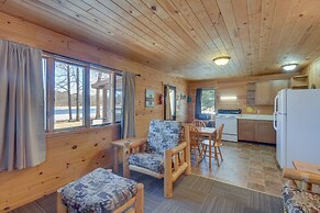 Serene Park Rapids Cabin: Fire Pit, Lake Access!