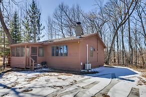 Serene Park Rapids Cabin: Fire Pit, Lake Access!