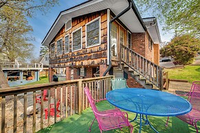 Lakefront New London Home: Dock, Fire Pit + Views!