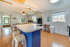 Lakefront New London Home: Dock, Fire Pit + Views!