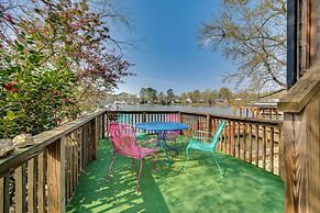 Lakefront New London Home: Dock, Fire Pit + Views!