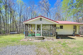 Serene Home Between Lake Jocassee & Lake Keowee!