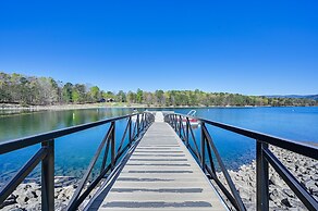 Serene Home Between Lake Jocassee & Lake Keowee!