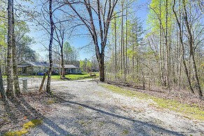 Serene Home Between Lake Jocassee & Lake Keowee!