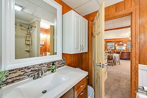 Serene Home Between Lake Jocassee & Lake Keowee!