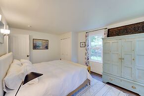 Historic Connecticut Home w/ Grill & Spacious Yard