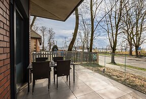 Studio With Terrace by Renters