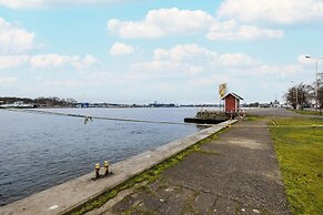 Studio With Terrace by Renters