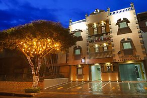 SACHAR LODGING APARTAHOTEL