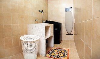 SACHAR LODGING APARTAHOTEL